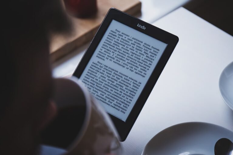 Liseuse numérique pour illustrer les ebooks gratuits légalement en 2026